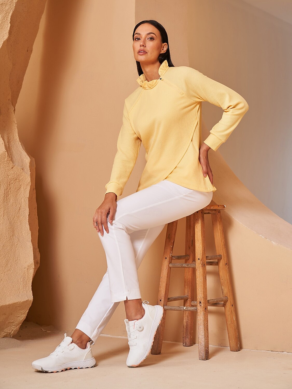 Super Tiebreak Ruffle Collar Sweatshirt